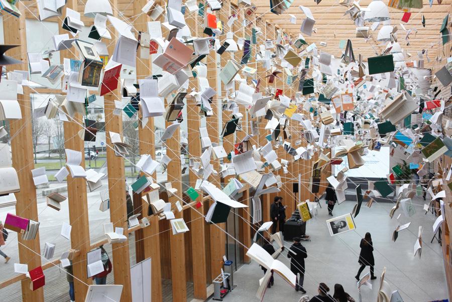 Instalación 'La Biblioteca de Babel' en el centro Carlos Santamaría. Foto: ©San Sebastián Turismo