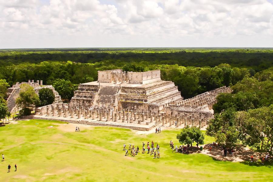 Templo de los Guerros y Grupo de las Mil Columnas. 