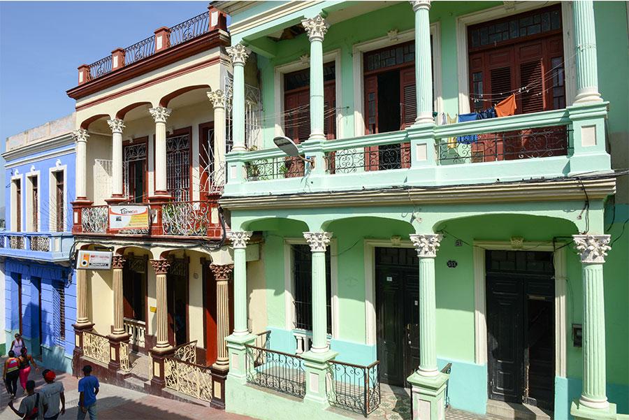 Las coloridas calles de Santiago Stefano Ember, Shutterstock.com 