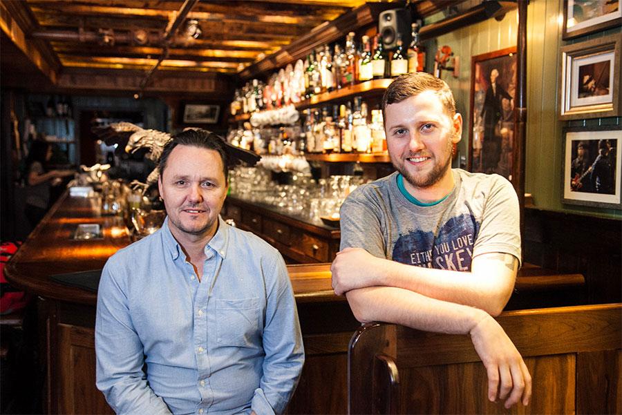 Sean Muldoon y Jack McGarry, fundadores de The Dead Rabbit Grocery & Grog