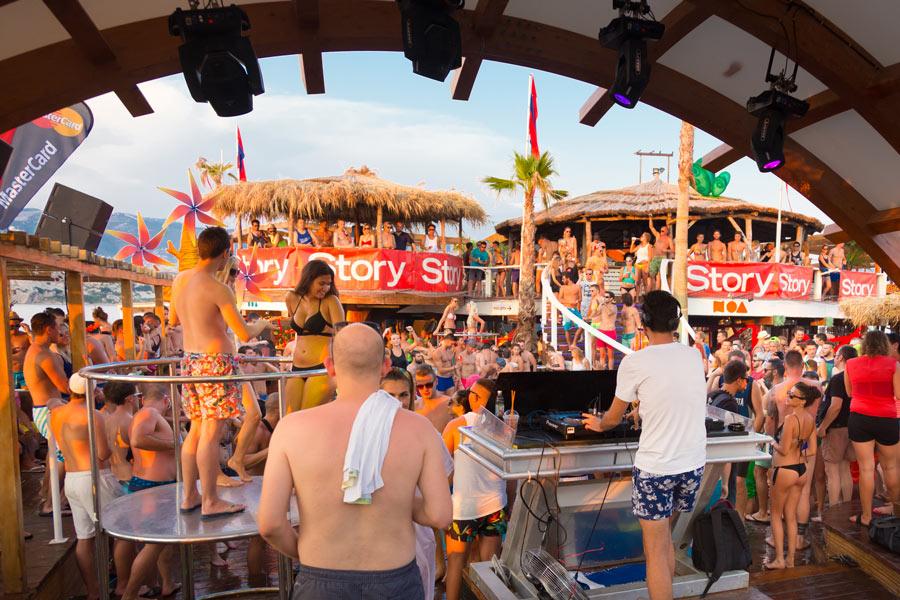 Fiesta en Isla Pag, Croacia. Foto:Matej Kastelic / Shutterstock.com