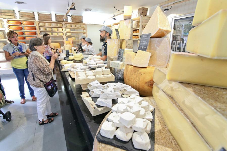 Quesería Cultivo, tienda en la calle Conde Duque, en Madrid