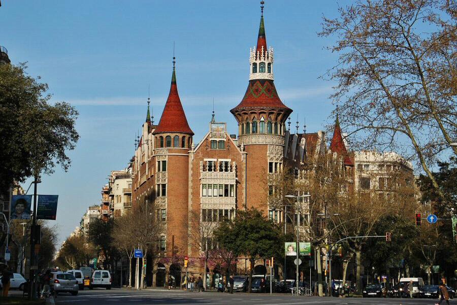 barcelona-casa-les-punxes-guias-viajar