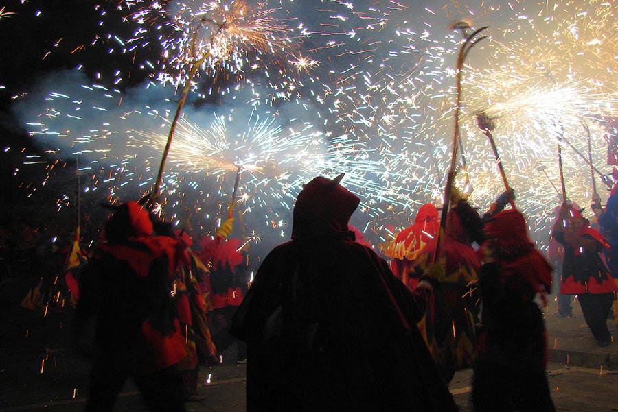 Diables’ por las calles de Barcelona.