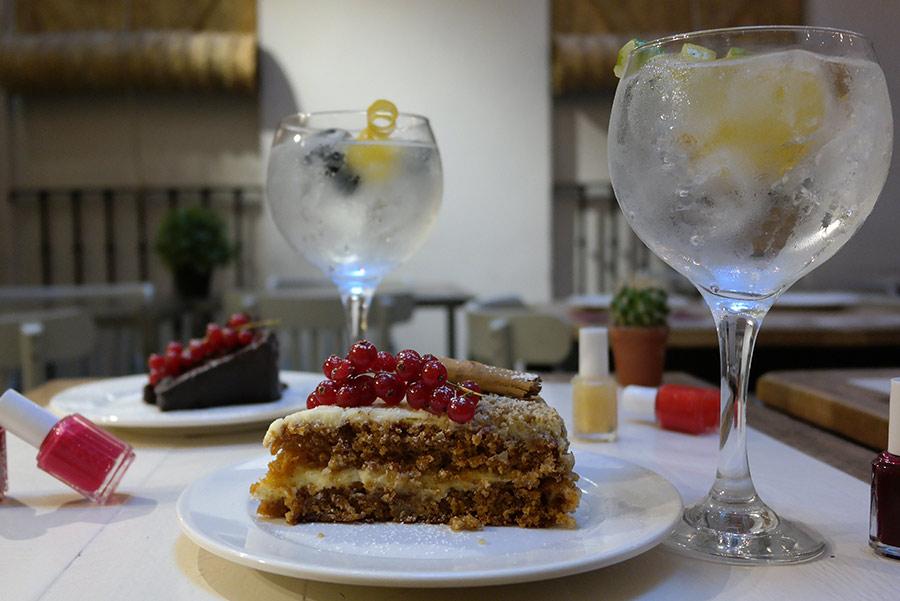 Cake & Tonics de Saporem: tarta, gin tonic y manicura