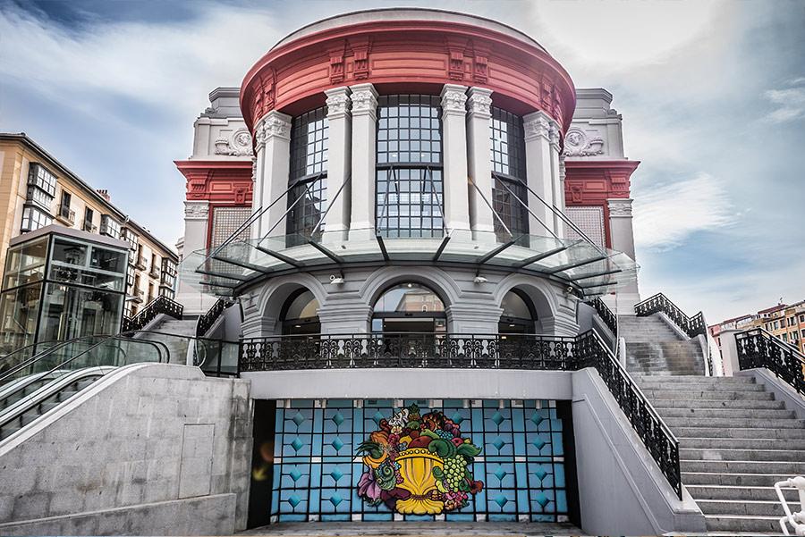 Fachada del Mercado La Ribera de Bilbao.