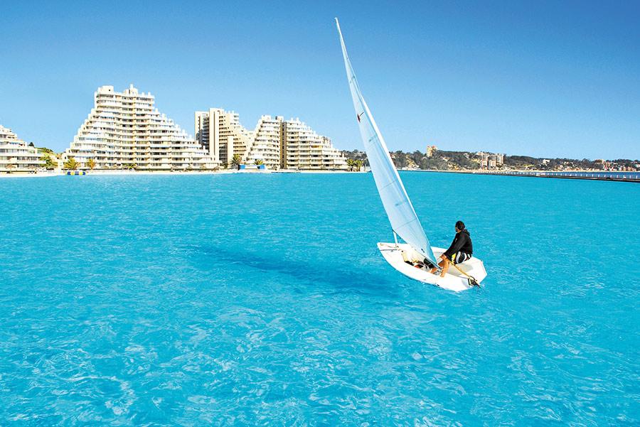 Piscina de San Alfonso del Mar.