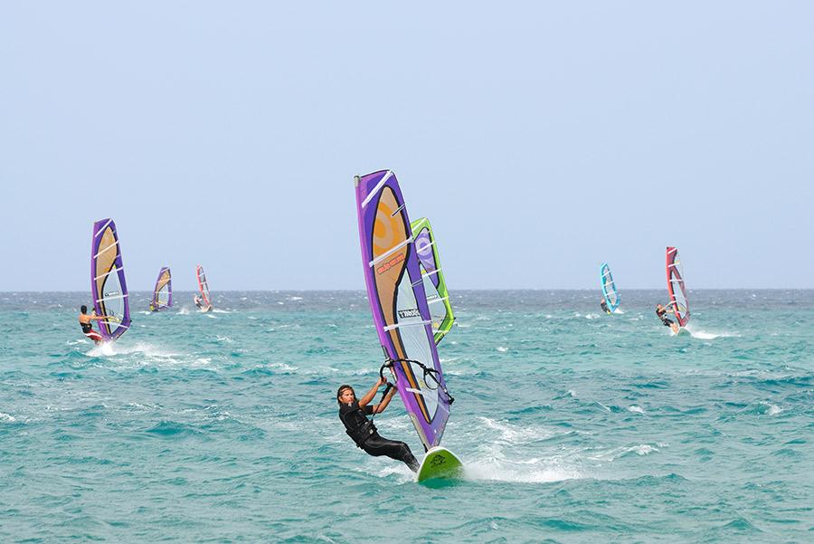 ‘Windsurf’ en las Islas Canarias.Philip Lange / Shutterstock.com 