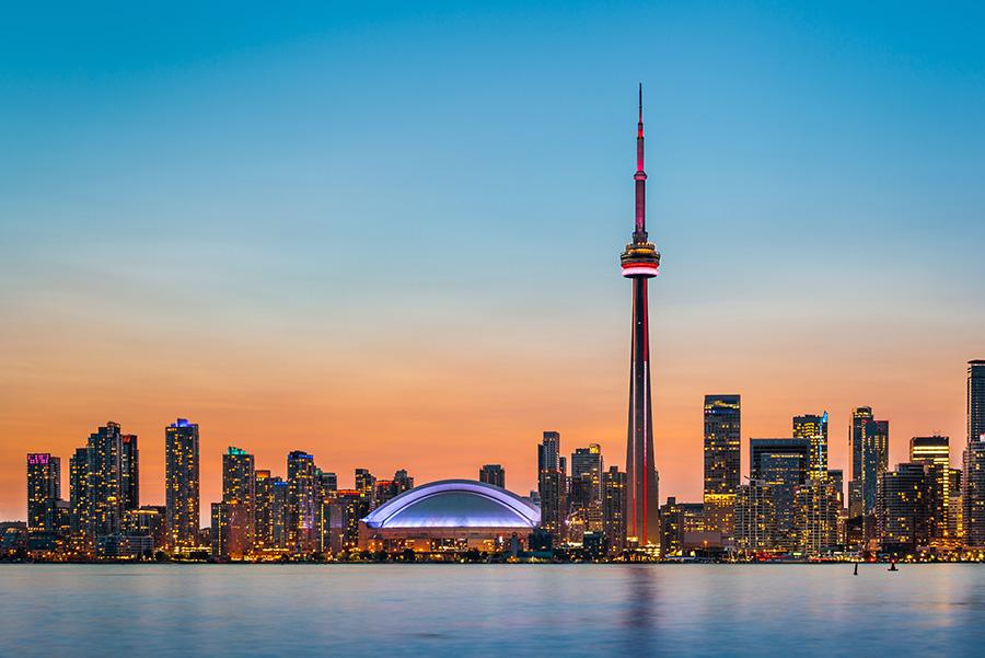 Vista nocturna del 'skyline' de Toronto