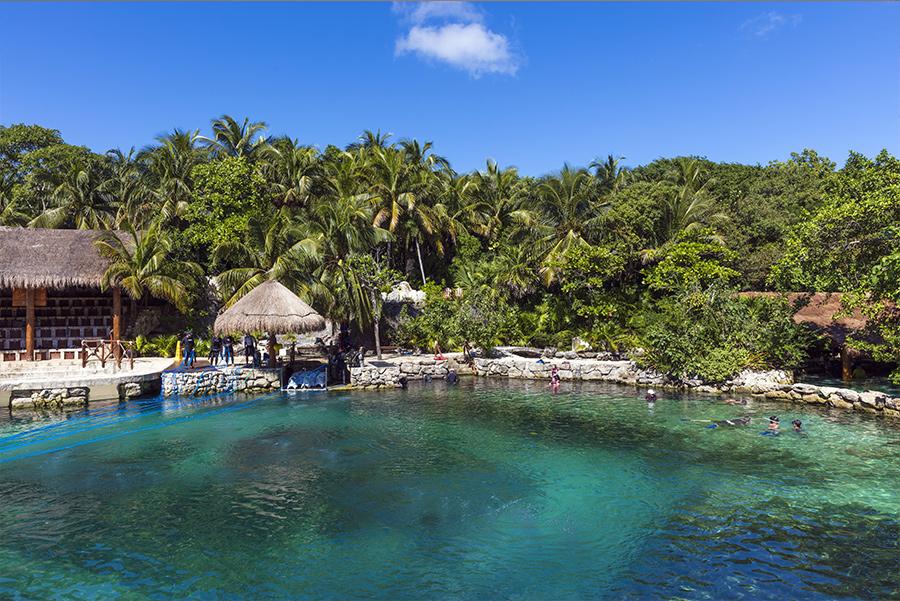 Piscina natural en el parque Xcaret