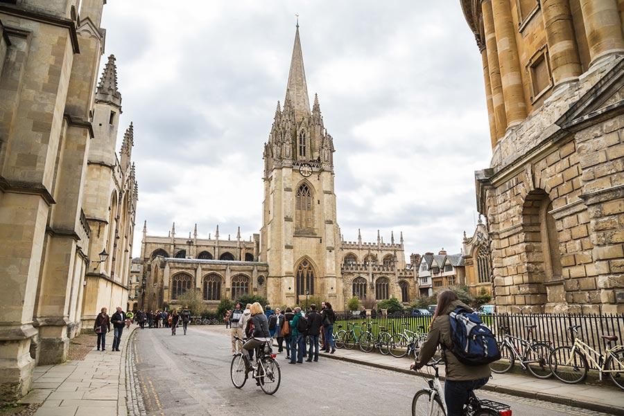 Universidad de Oxford. Foto: CBCK / Shutterstock.com