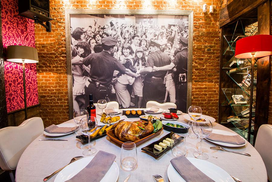 Mesa del Restaurante Pecado Carnal para el Día de Acción de Gracias.