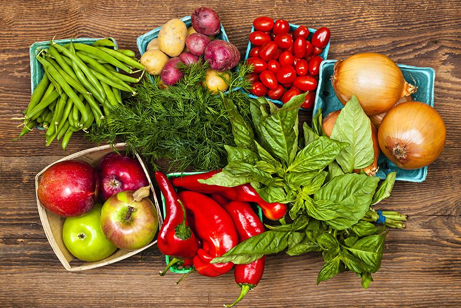 Verduras frescas variadas.