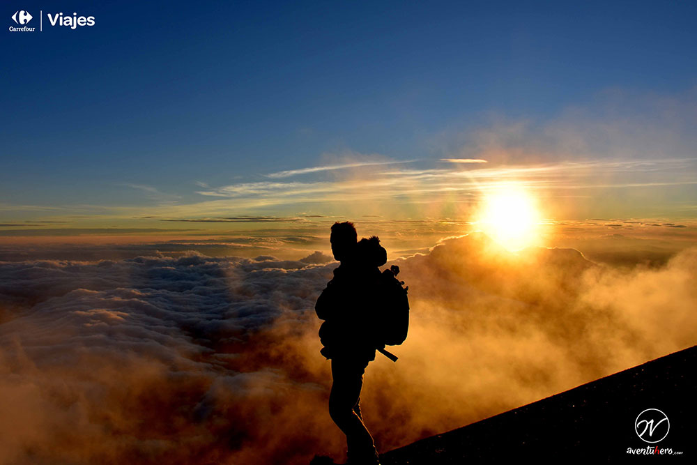 Aventuhero en Guatemala Amanecer desde el propio cielo
