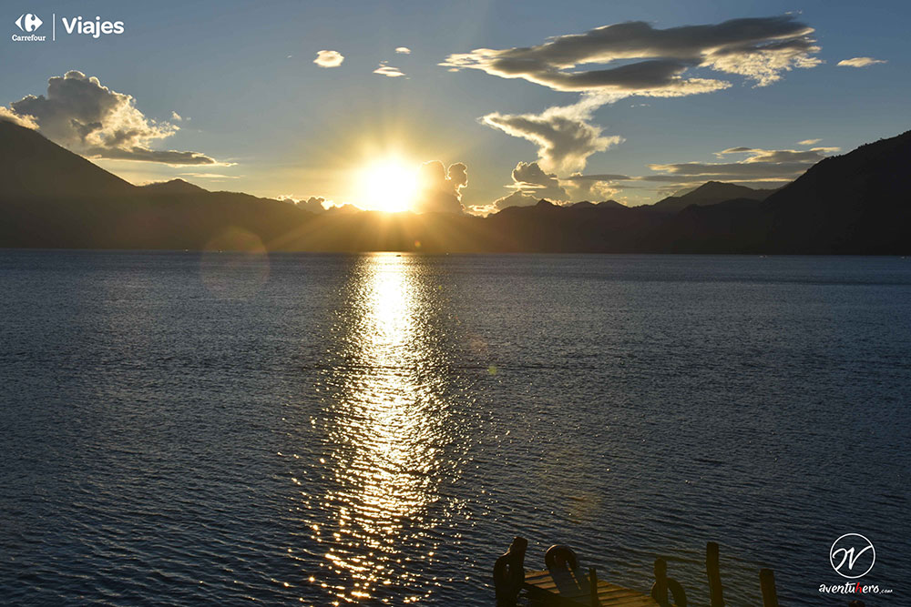 Aventuhero en Guatemala Puesta de sol en Atitlan