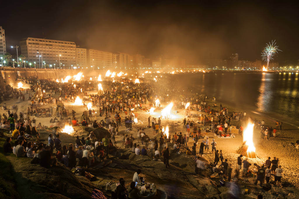 Hogueras de San Juan: unas fiestas mágicas que disfrutarás a tope - Viajes  Carrefour