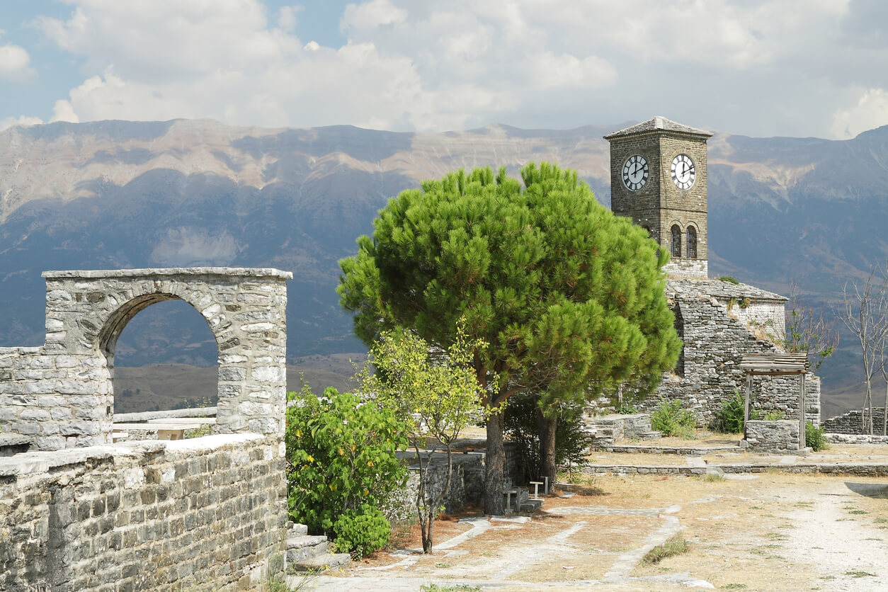 Albania, la Ciudadela de gjirokastra, torre de reloj