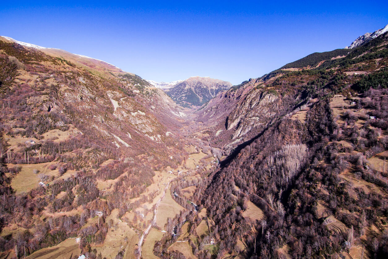 Paisaje aéreo del Valle de Chistau. Huesca, España