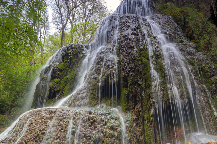 cascada dentro del Monasterio de Piedra en Zaragoza