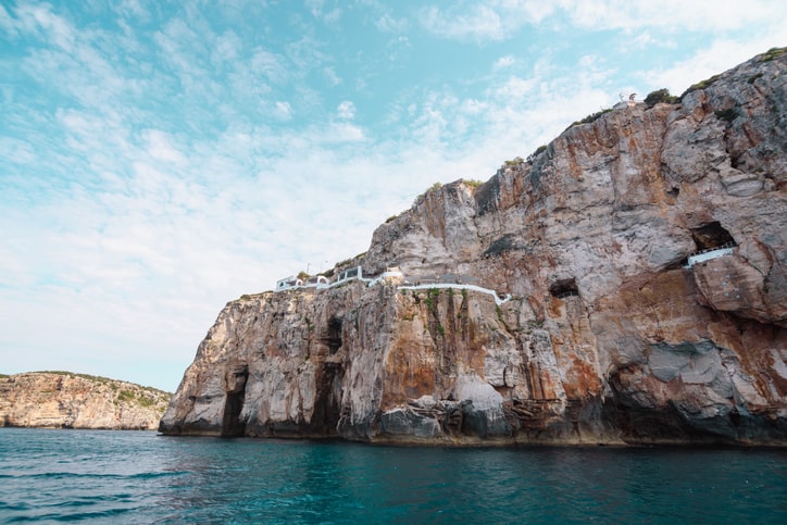 Vista de la cueva de Xoroi del mar, Menorca