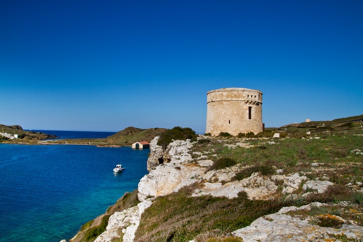 Centinel torre de La Mola fortaleza