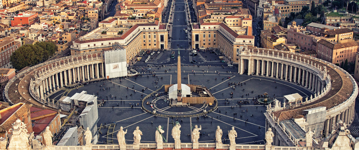 Guía Roma, Plaza San Pedro