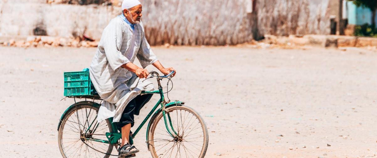 Guía Marrakech, Señor circulando en bicicleta