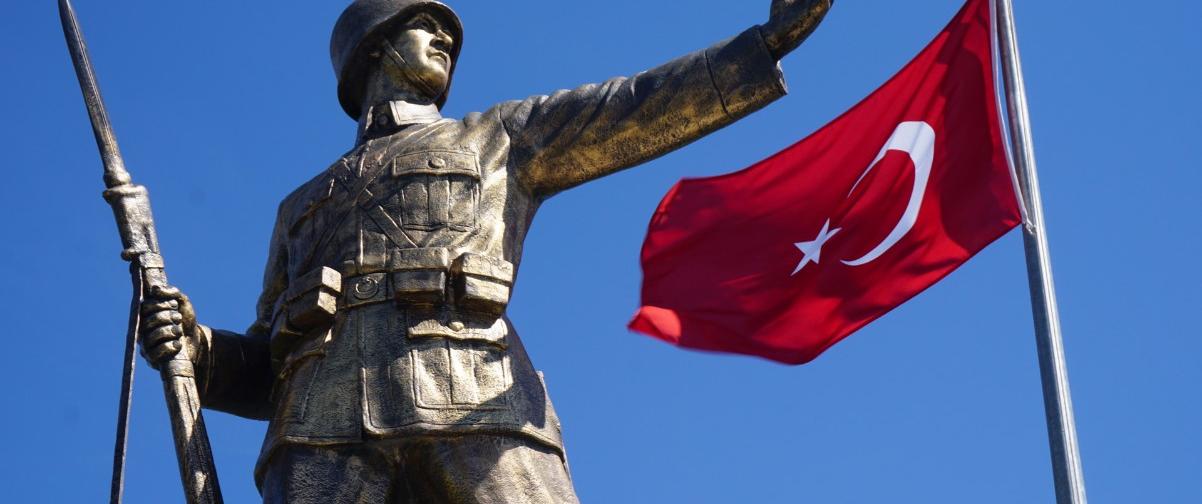 Conmemoración República, Guía Estambul