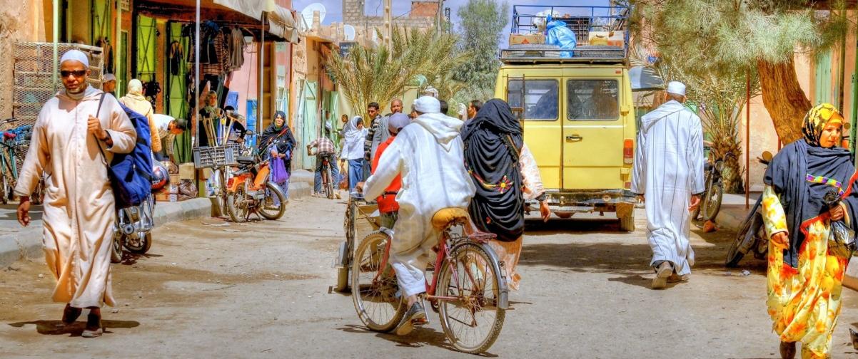 Guía Marrakech, Gente caminando por las calles