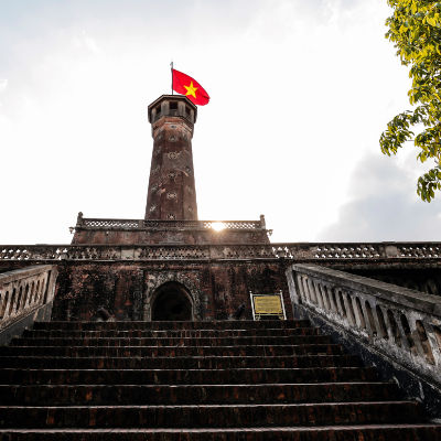 Guía Hanoi, Torre de la bandera