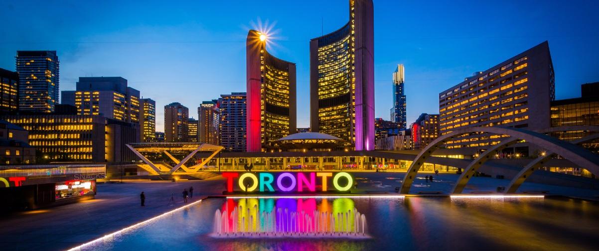 Guía Toronto, Nathan Phillips Square