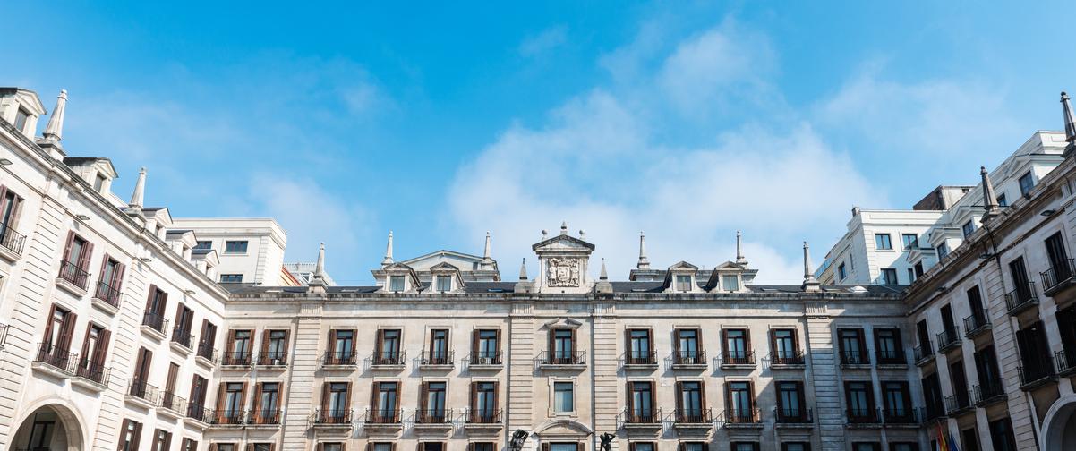 Guía Santander, Plaza Porticada