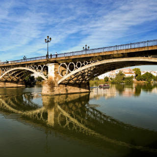 Guía Sevilla, Puente de Triana