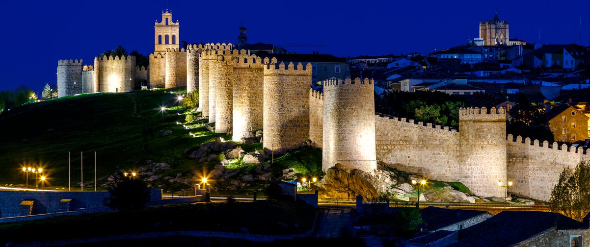 Guía Ávila, Murallas