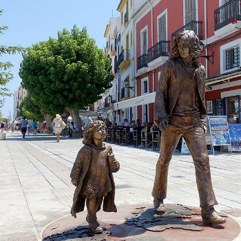 Guía Ibiza, Monumento a los hippies