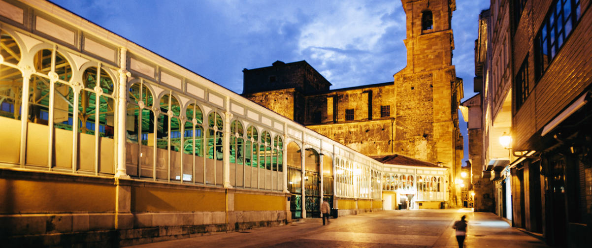 Guía Oviedo, Vista nocturna de la ciudad