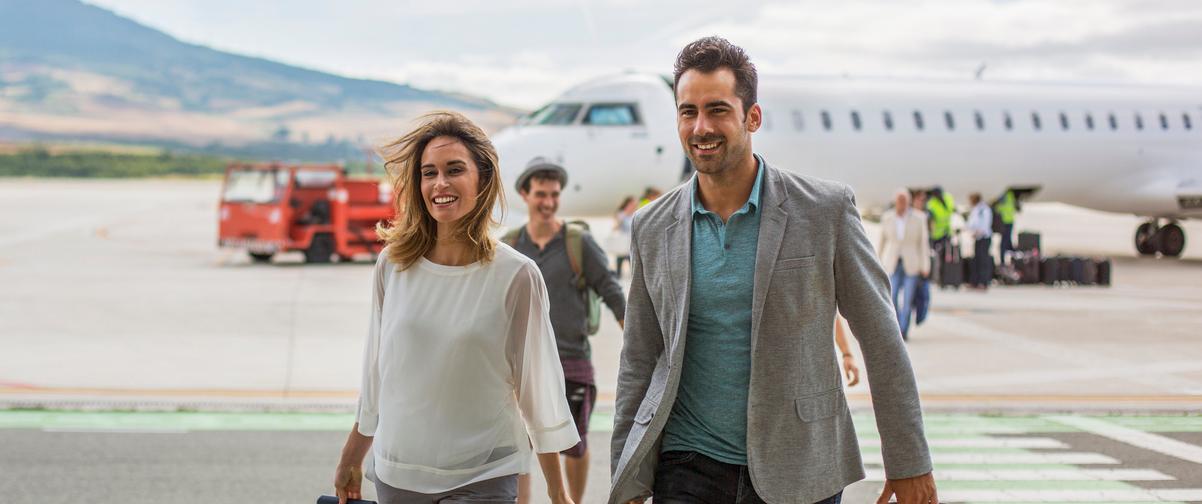 Pareja en el aeropuerto