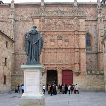 Guía Salamanca, Estatua Fray Luis de León